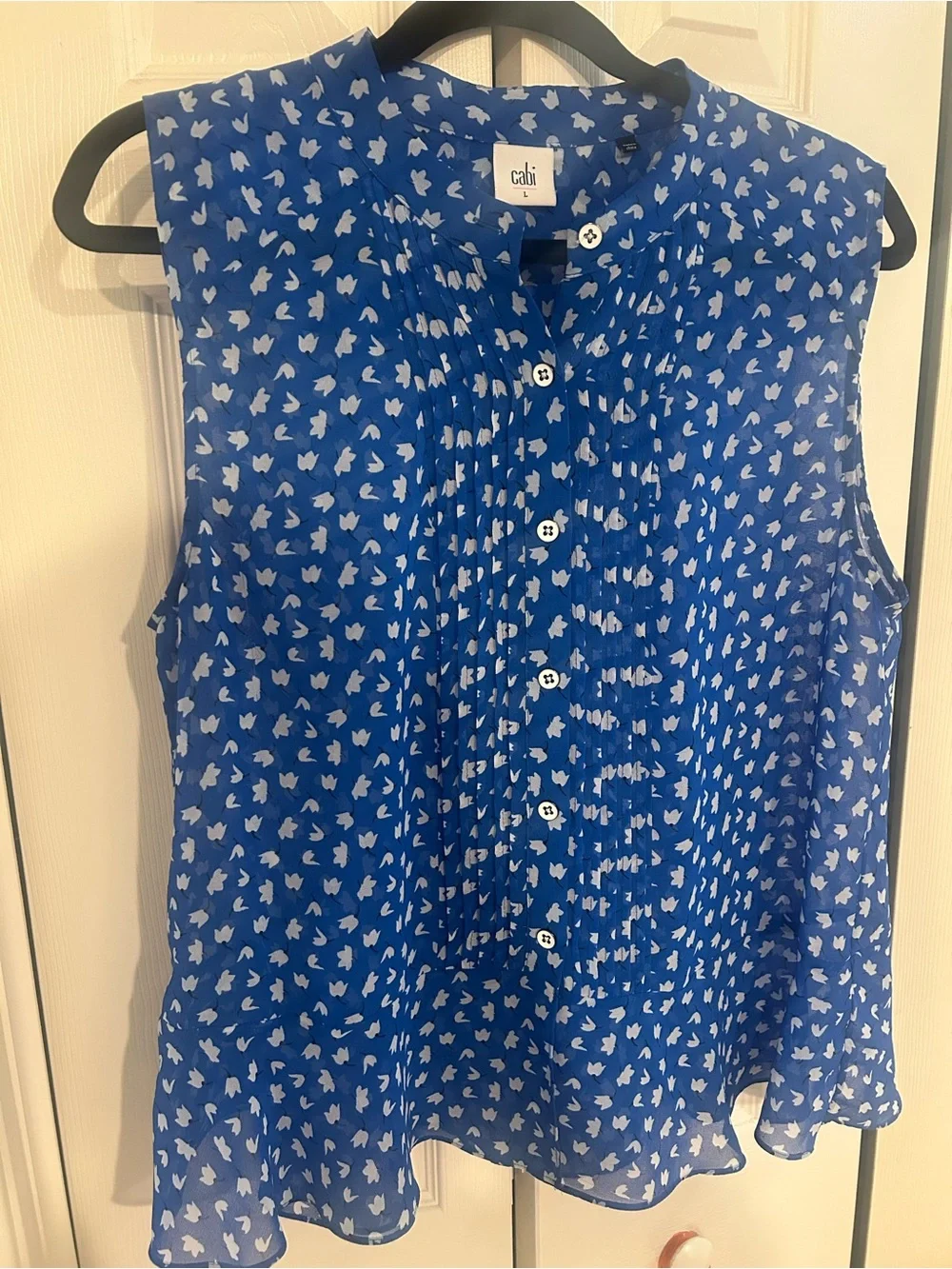 CAbi Royal Blue Sleeveless Pintuck Button-Front Blouse with White Abstract Print - Picture 1 of 2